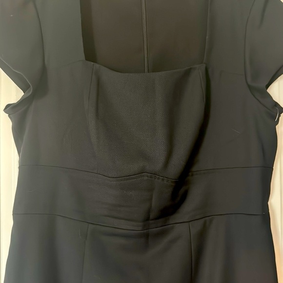 Reiss Haisley Tailored Dress for Woman. Square neckline. Color: Black Size 12. - Picture 8 of 9